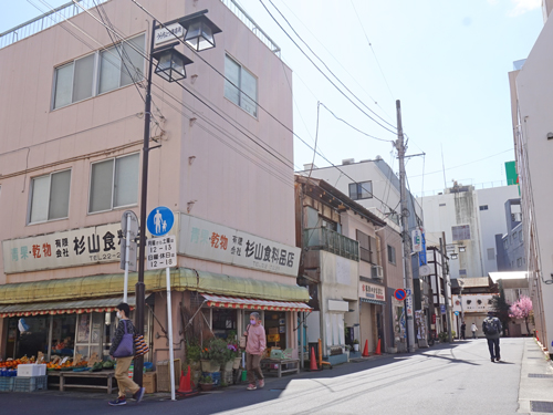 生鮮食品も揃います